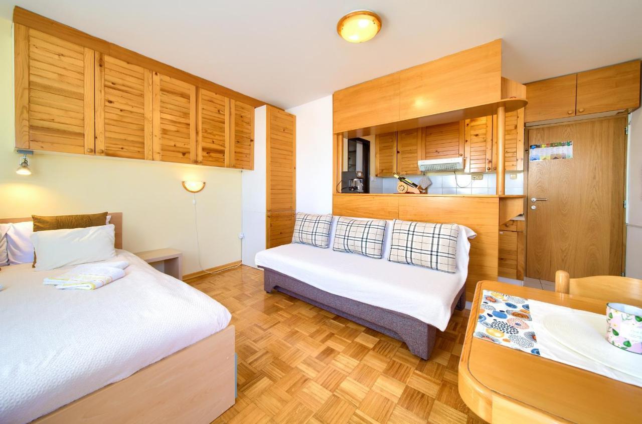 Studio Apartment Vesna Krk Town Exterior foto